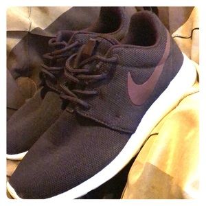 Nike roshe one shoes